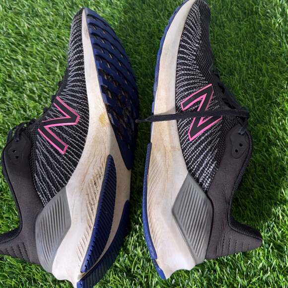 New Balance Womens Ventr V1 Black Gray Pink Running Shoes WVTRLB1 - Picture 6 of 9